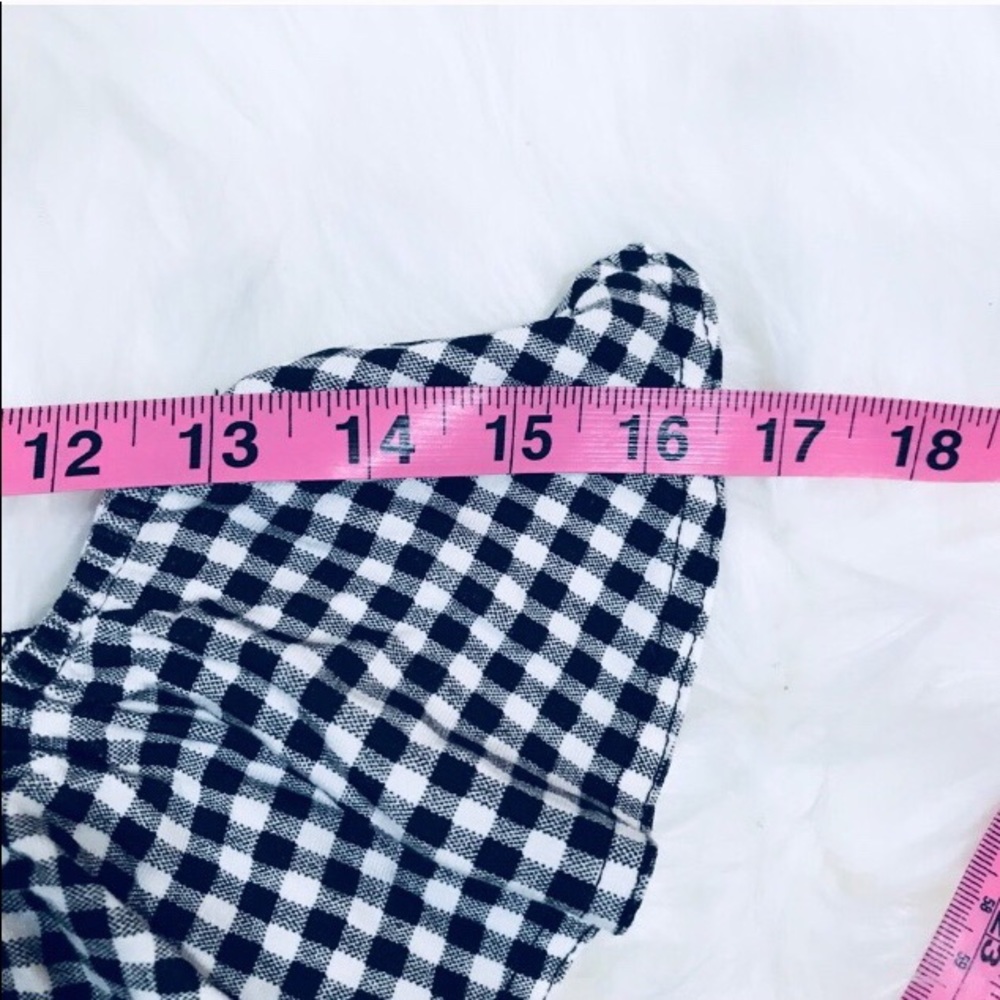Cute Gingham Crop Flutter Top - Picture 3 of 5